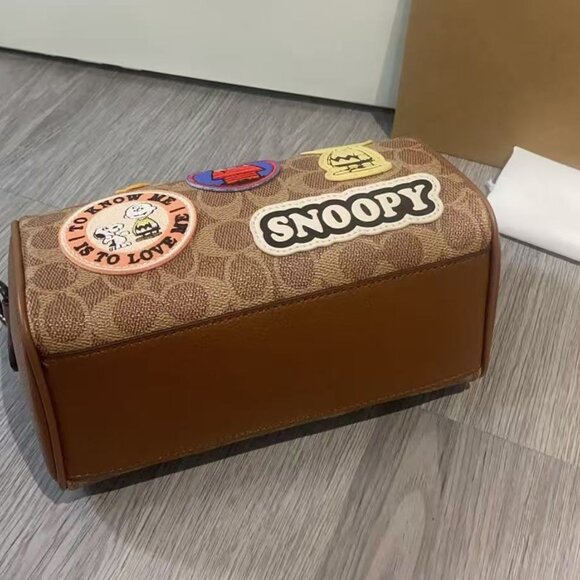 Coach men's crossbody bag. Size: 21*11*10cm. - Picture 6 of 9